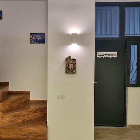Casa Comoda E Centrale In Quartiere Storico Di Napoli ภายนอก รูปภาพ