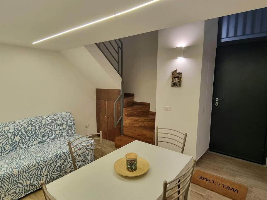 Casa Comoda E Centrale In Quartiere Storico Di Napoli ภายนอก รูปภาพ
