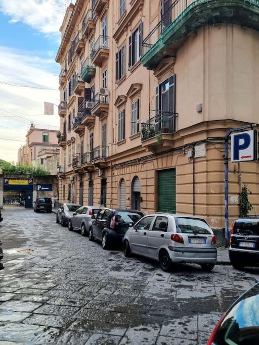 Casa Comoda E Centrale In Quartiere Storico Di Napoli ภายนอก รูปภาพ