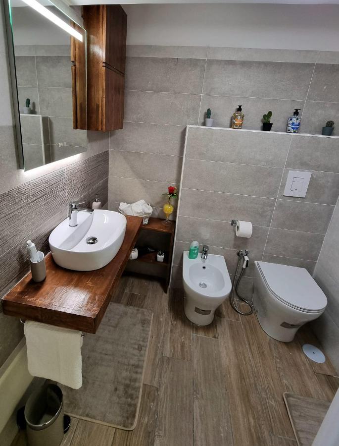 Casa Comoda E Centrale In Quartiere Storico Di Napoli ภายนอก รูปภาพ