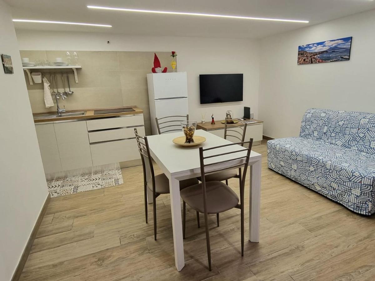 Casa Comoda E Centrale In Quartiere Storico Di Napoli ภายนอก รูปภาพ