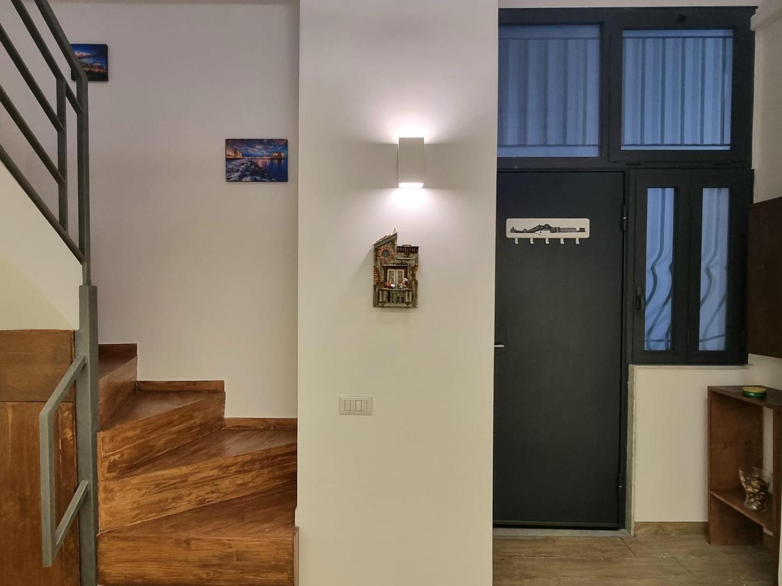 Casa Comoda E Centrale In Quartiere Storico Di Napoli ภายนอก รูปภาพ